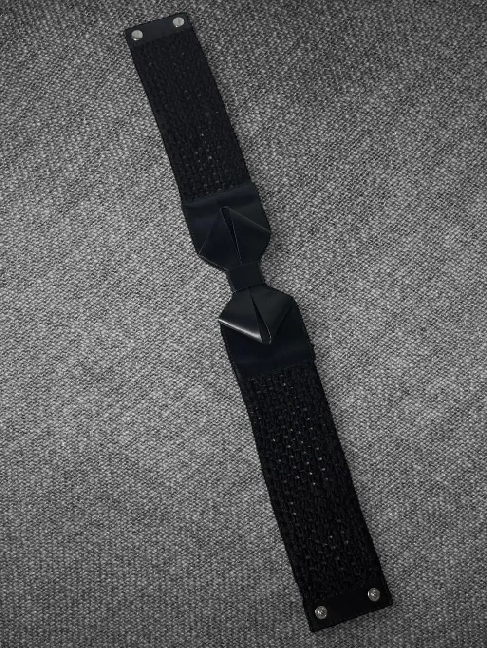 N/A black wide